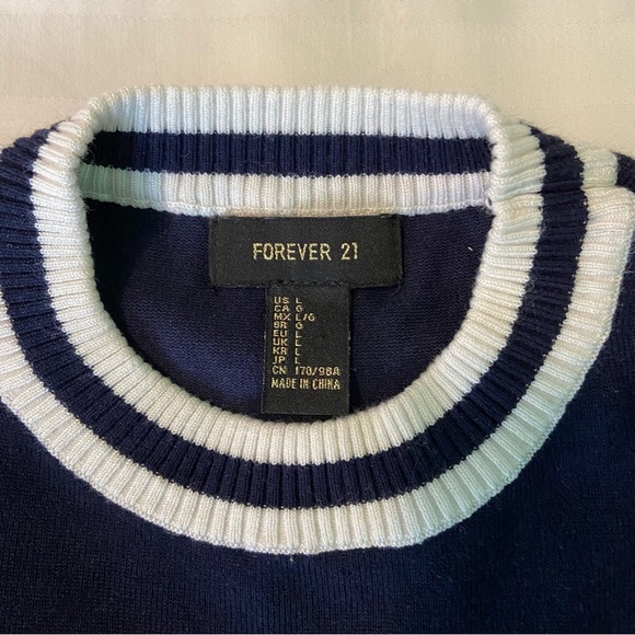 Forever 21 navy cropped sweater - Picture 3 of 3